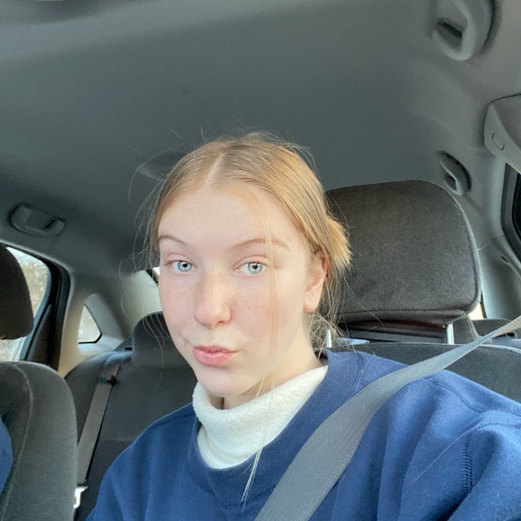 Meet your Posher, Veronique - Picture 1 of 1